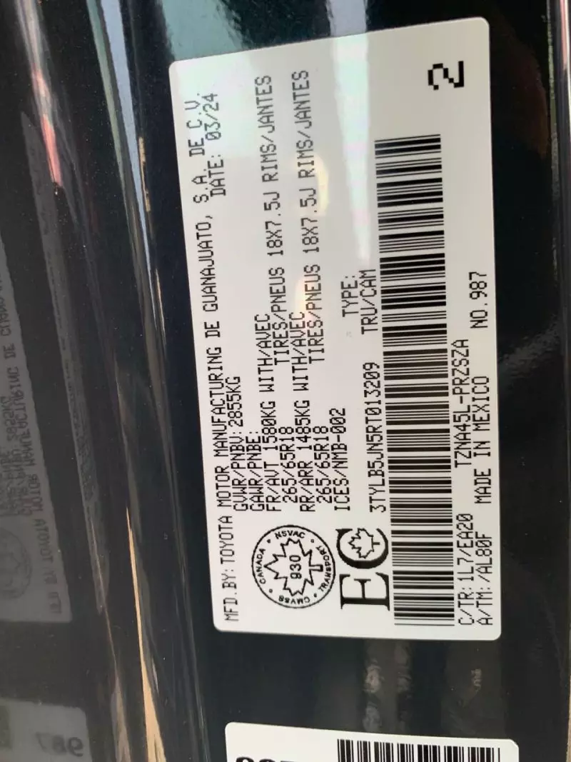 Toyota Tacoma   - 2024