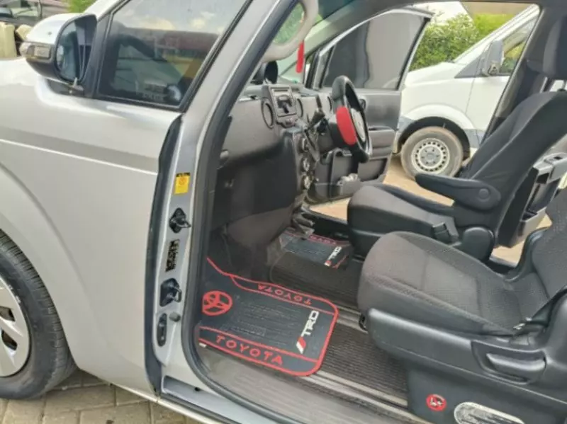 Toyota Porte   - 2013