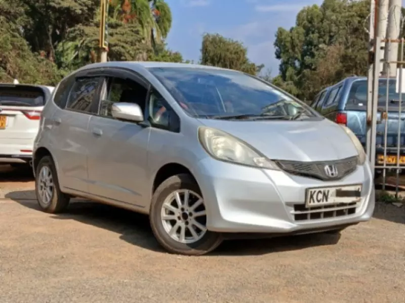 Honda Fit   - 2010