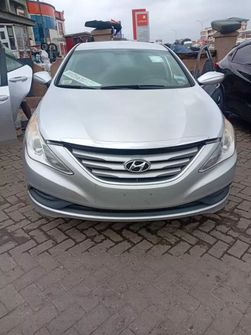 Hyundai Sonata   - 2014