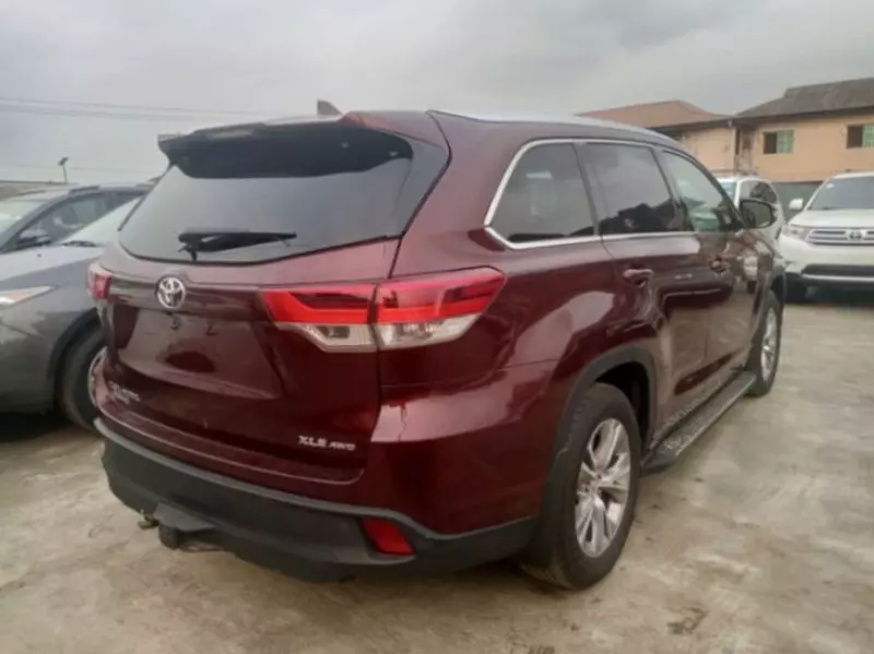 Toyota Highlander   - 2014