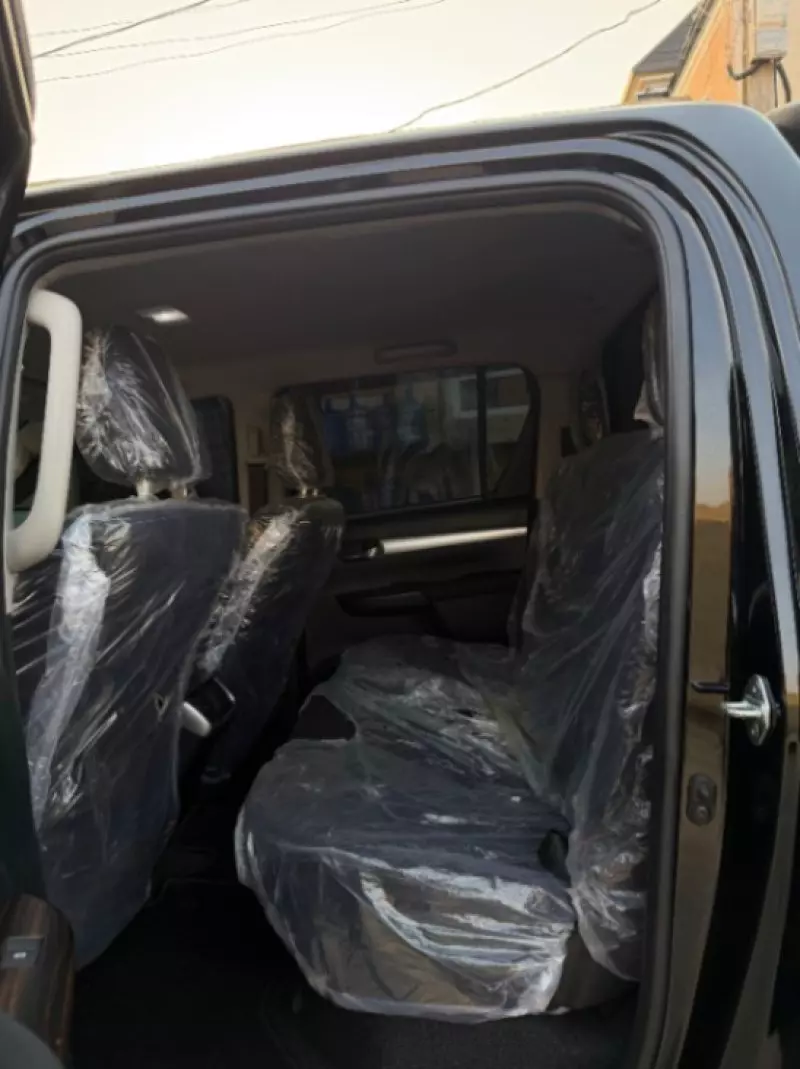 Toyota Hilux   - 2025