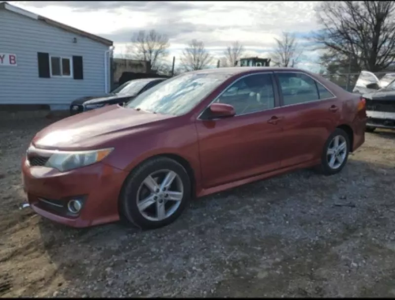 Toyota camry   - 2014