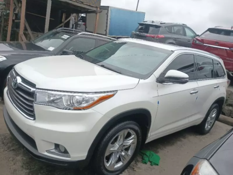 Toyota Highlander   - 2014