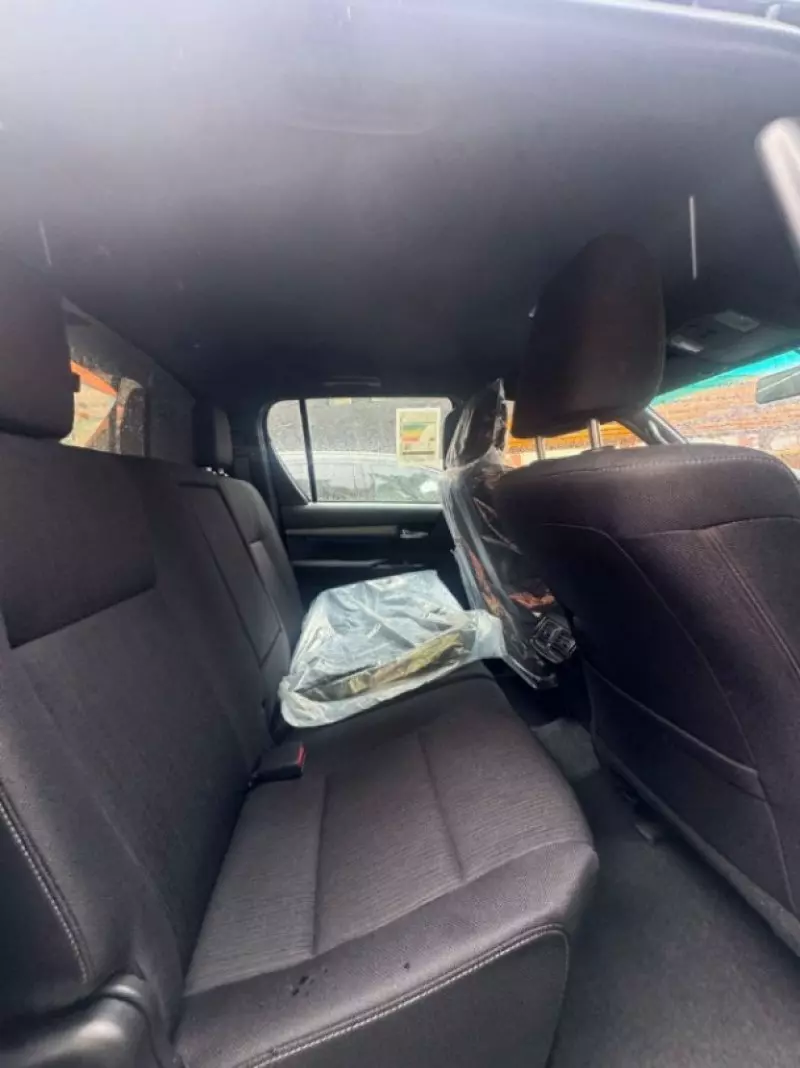 Toyota Hilux   - 2025