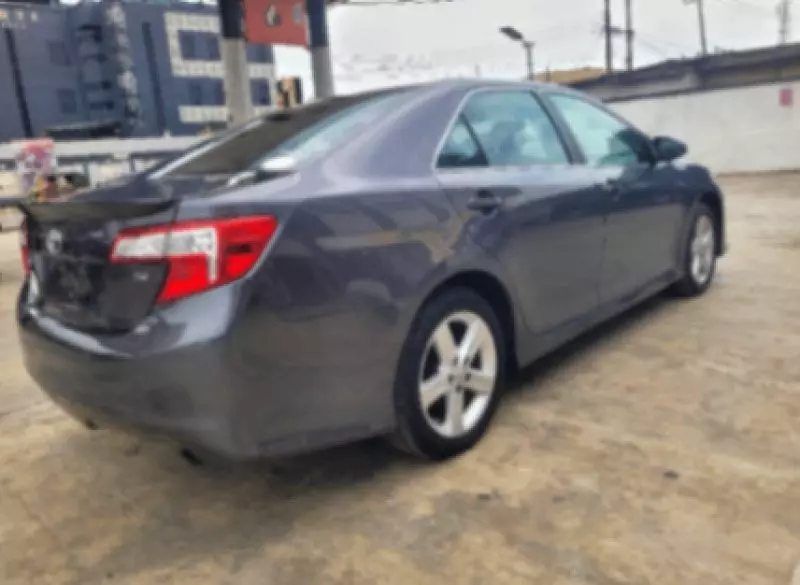 Toyota Camry   - 2014