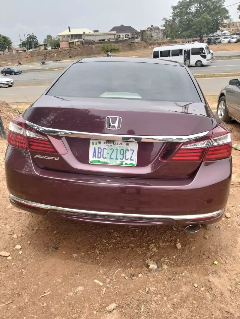 Honda Accord   - 2017