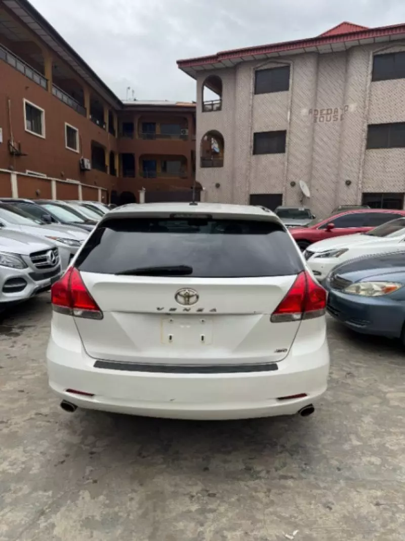 Toyota Venza   - 2010