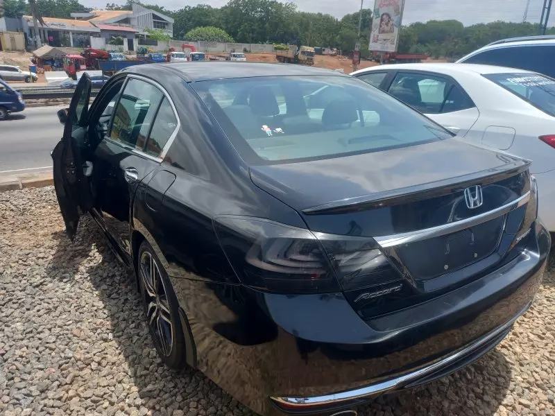 Honda Accord   - 2017