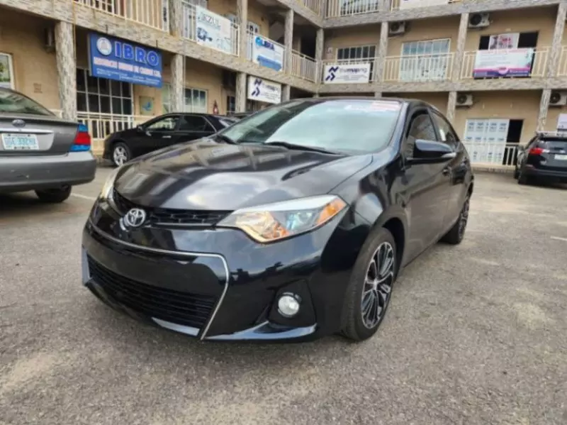 Toyota Corolla   - 2016
