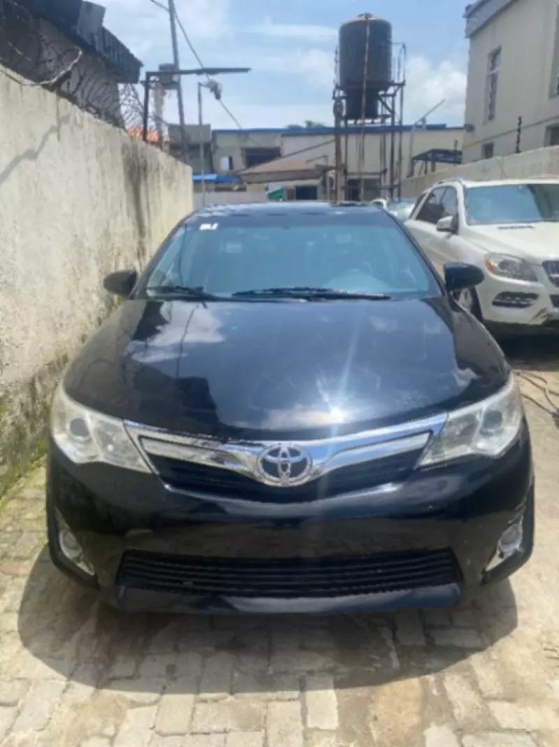 Toyota Camry   - 2012