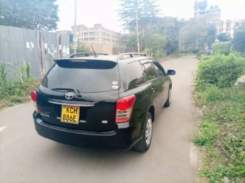 Toyota Fielder    - 2009