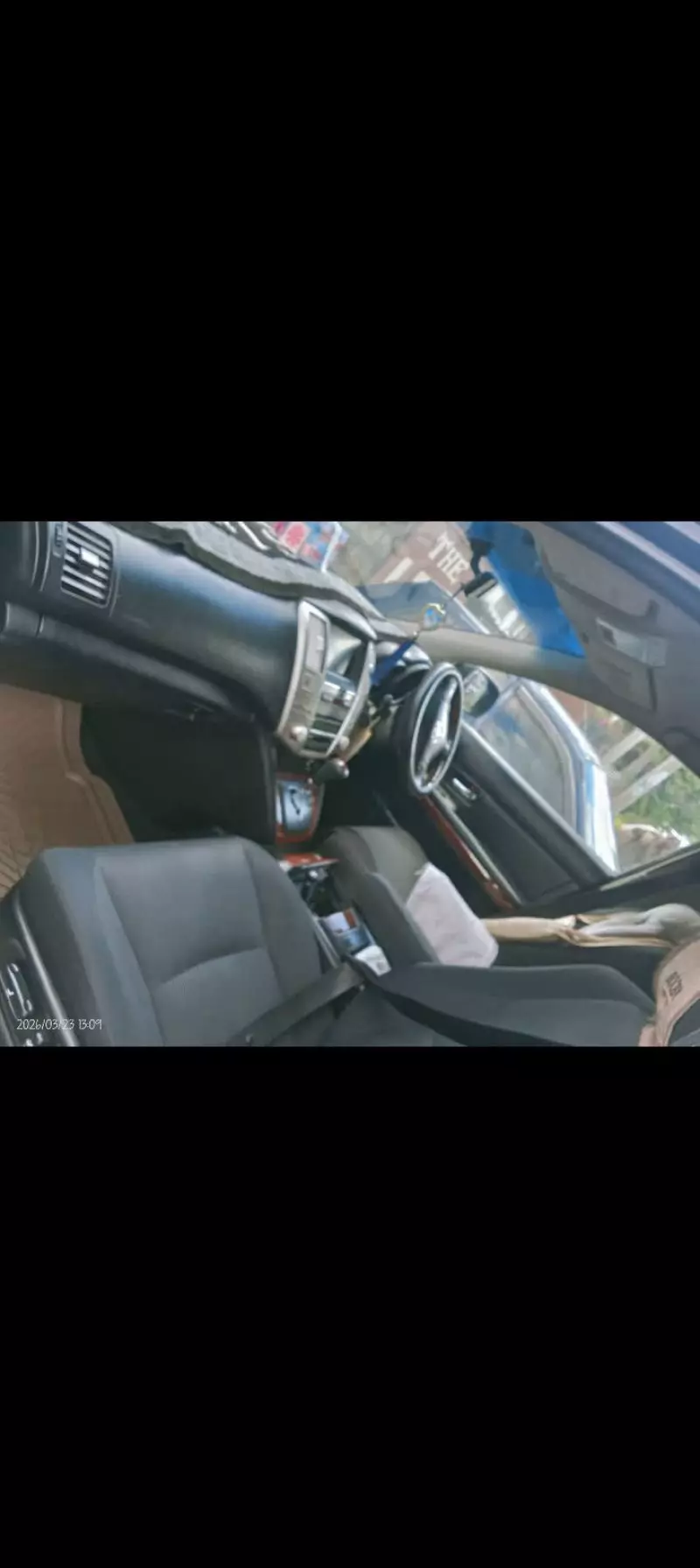 Toyota Harrier   - 2013