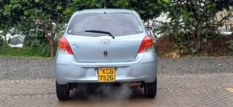 Toyota Vitz   - 2009