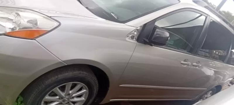 Toyota Sienna   - 2007
