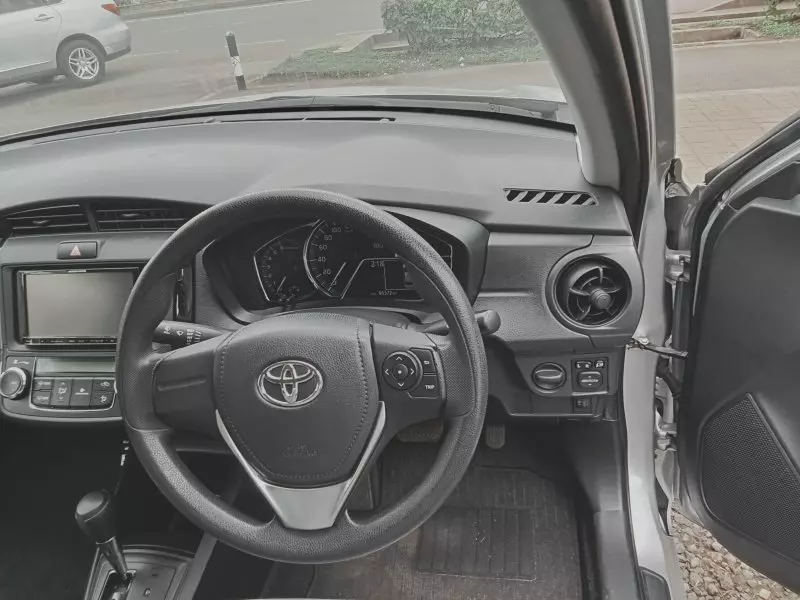 Toyota Axio hybrid    - 2017