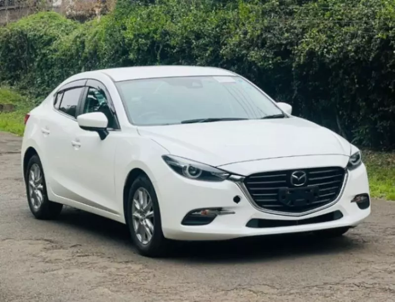 Mazda Axela    -