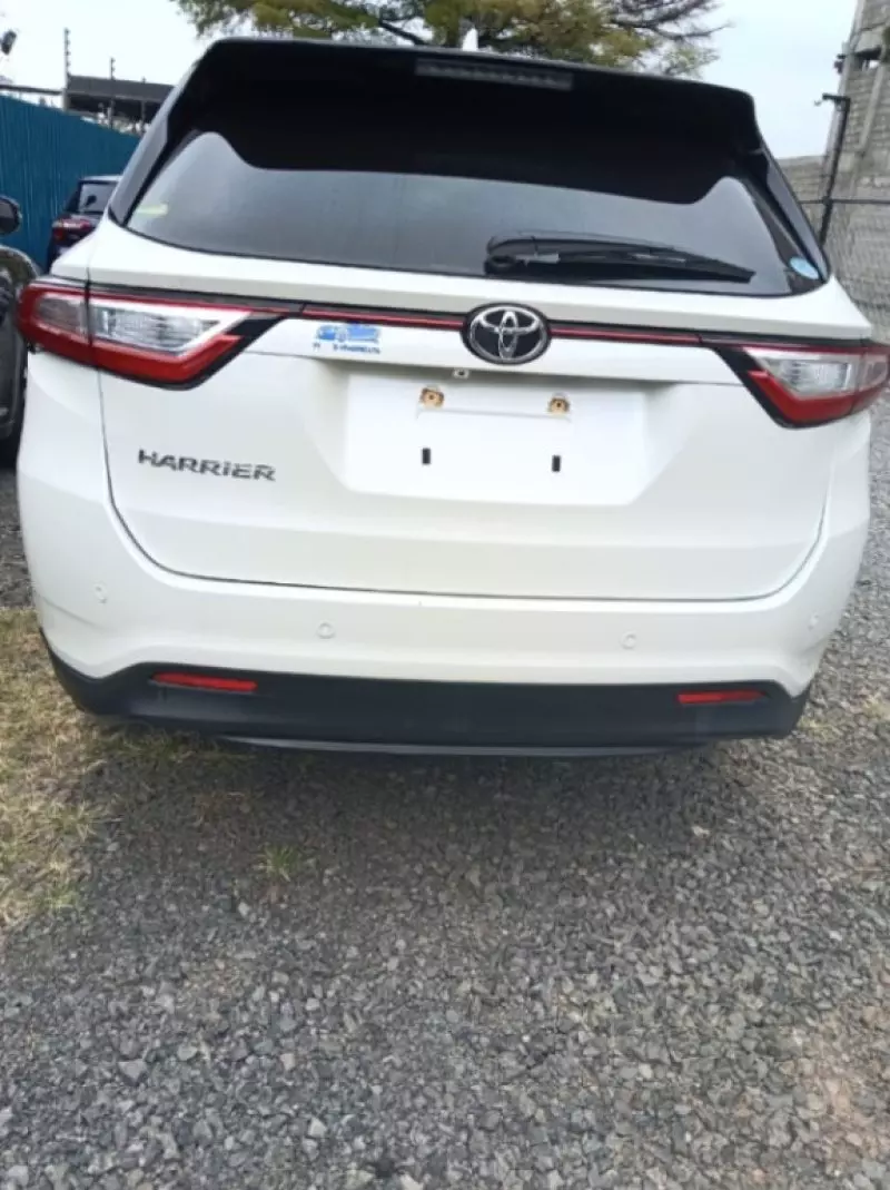 Toyota Harrier   - 2018