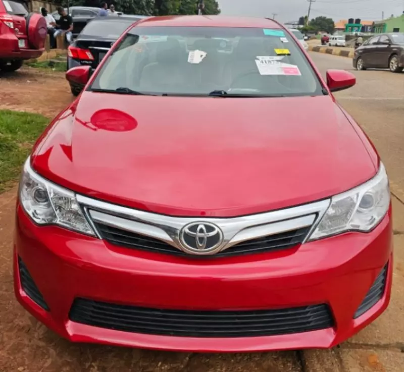 Toyota Camry   - 2013