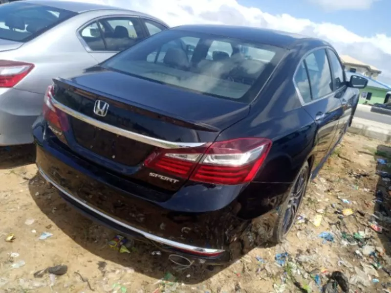 Honda Accord   - 2017