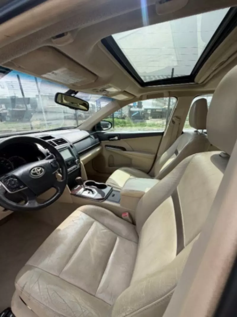 Toyota Camry   - 2012