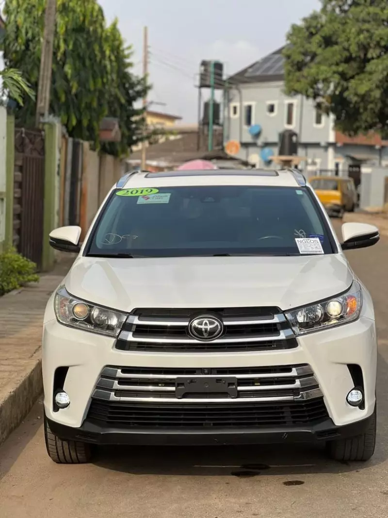 Toyota Highlander   - 2019