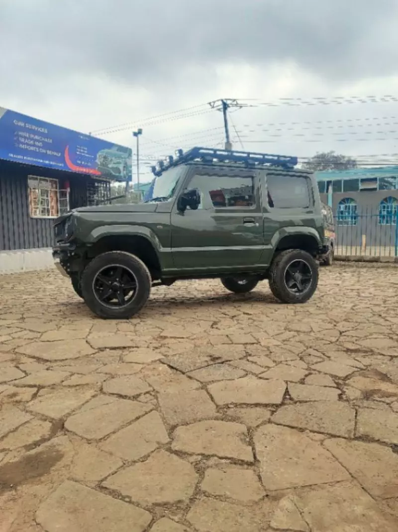 SUZUKI Jimny    -