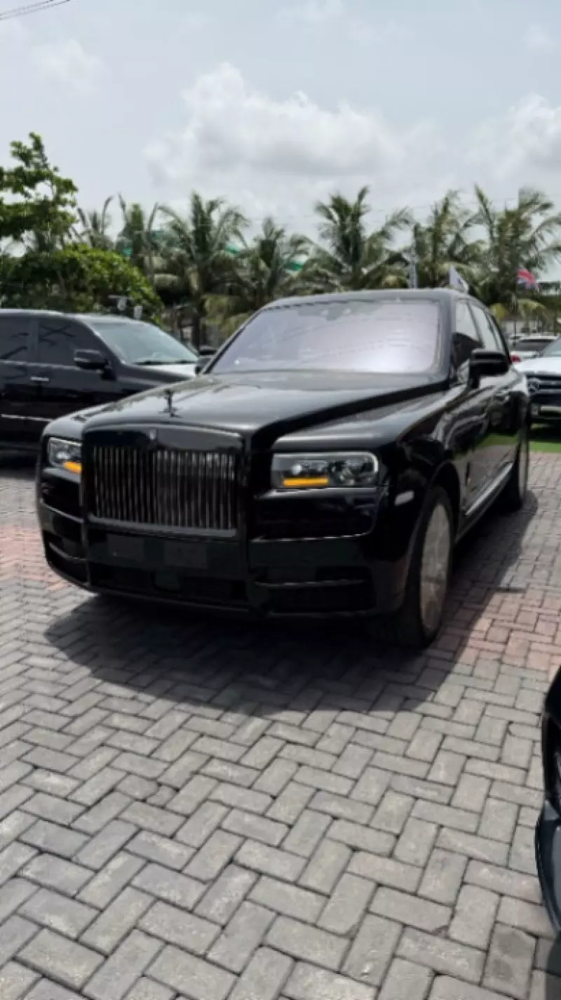 Rolls-Royce Cullinan   - 2024