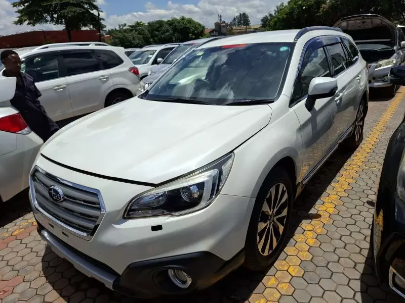 Subaru Outback   - 2016