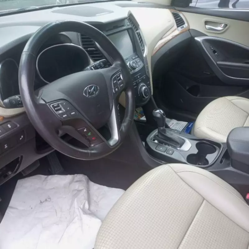 Hyundai Santa Fe   - 2014