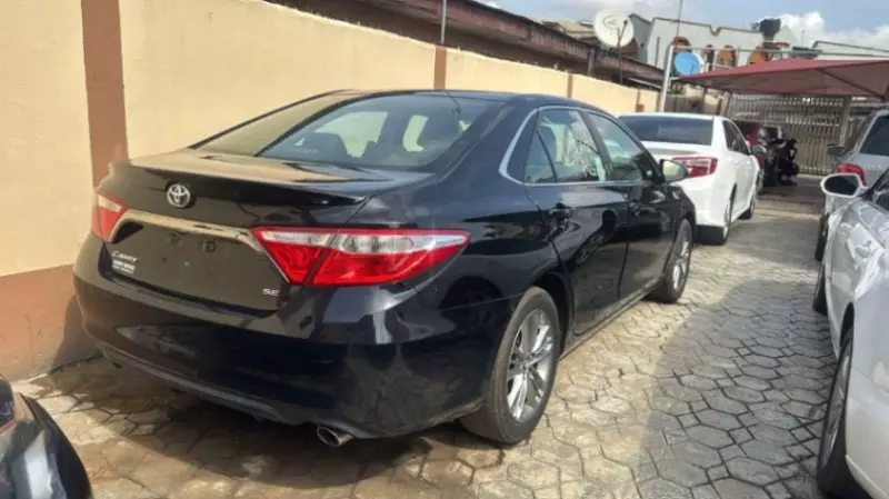 Toyota Camry   - 2016