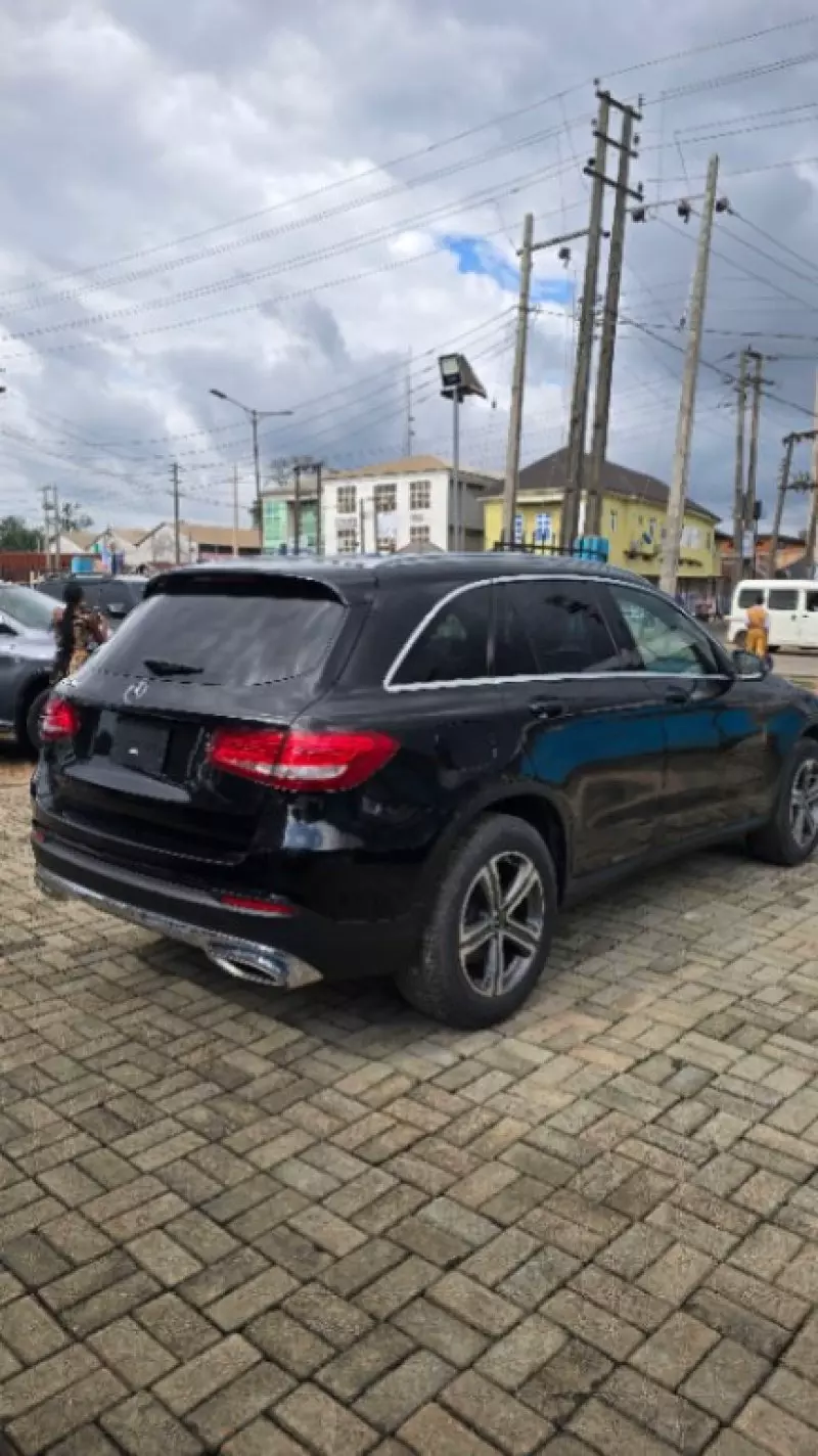 Mercedes-Benz GLC 300   - 2018