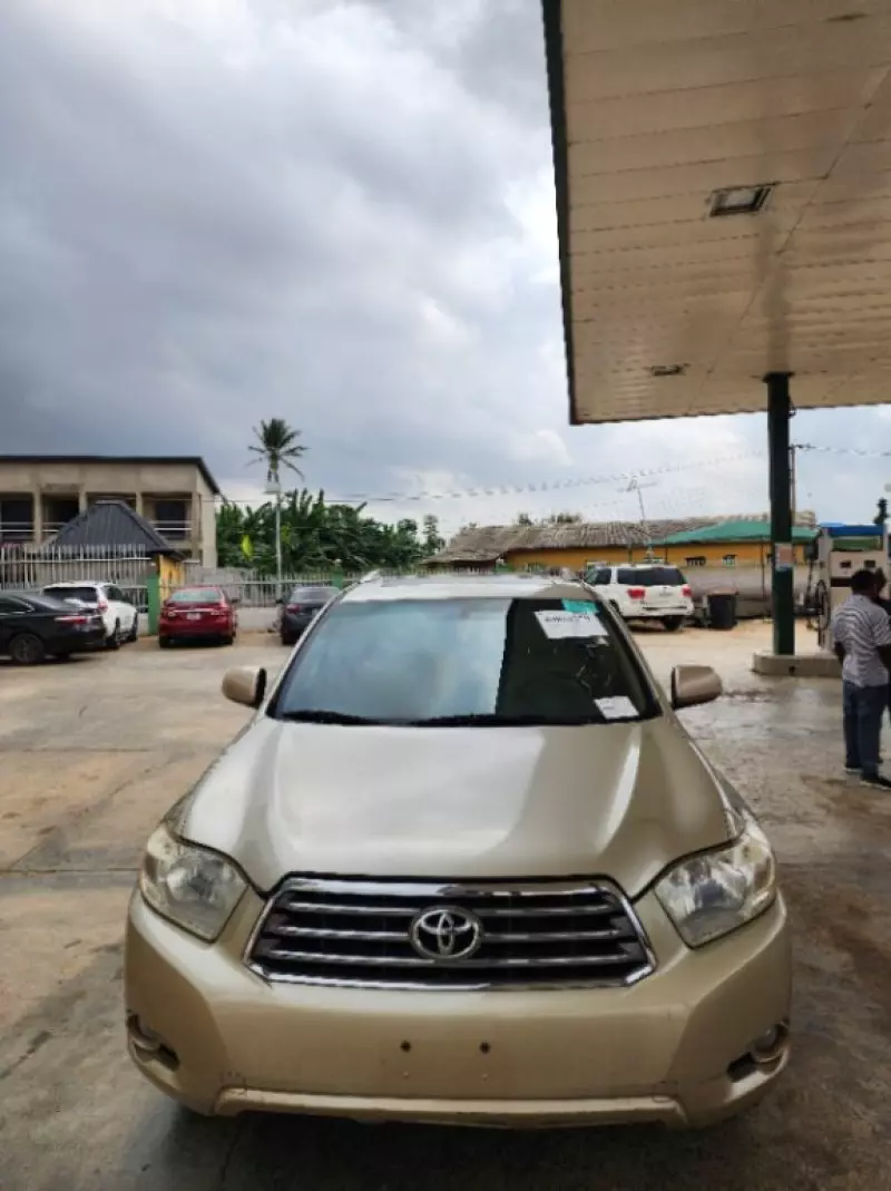 Toyota Highlander   - 2009