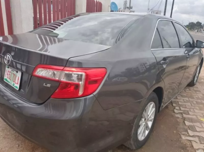 Toyota Camry   - 2013