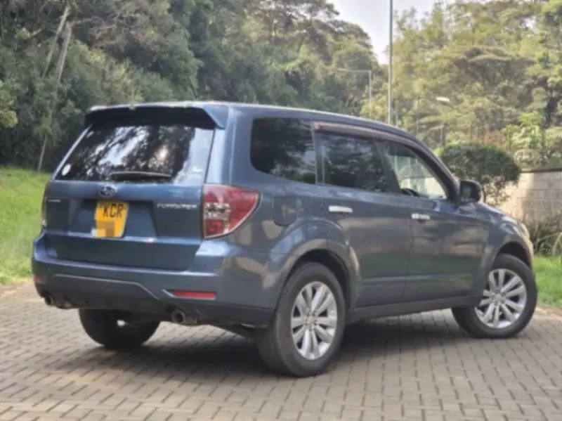 Subaru Forester   - 2011