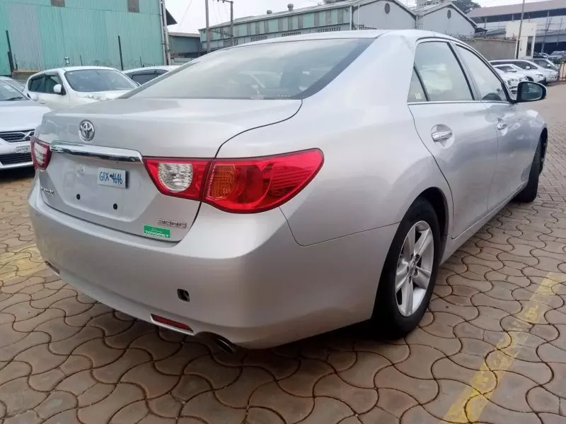 Toyota Mark X   - 2012