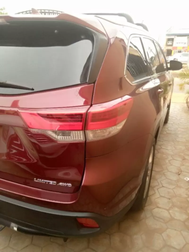 Toyota Highlander   - 2014