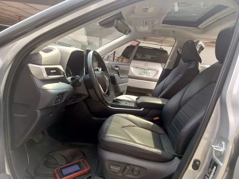 Toyota Highlander   - 2023