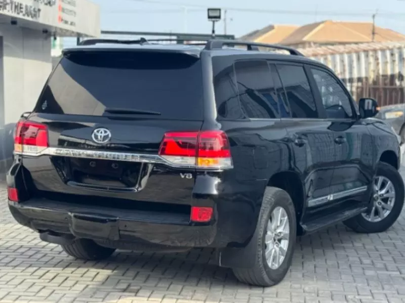 Toyota Land Cruiser   - 2006
