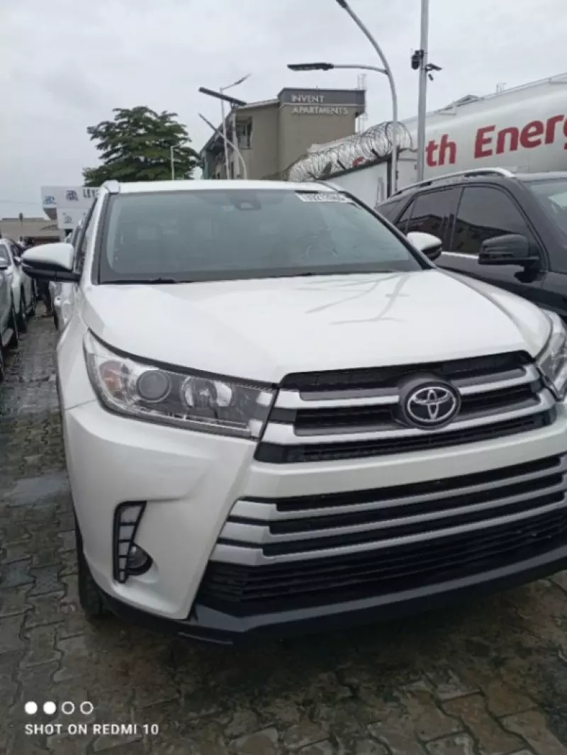 Toyota Highlander   - 2017