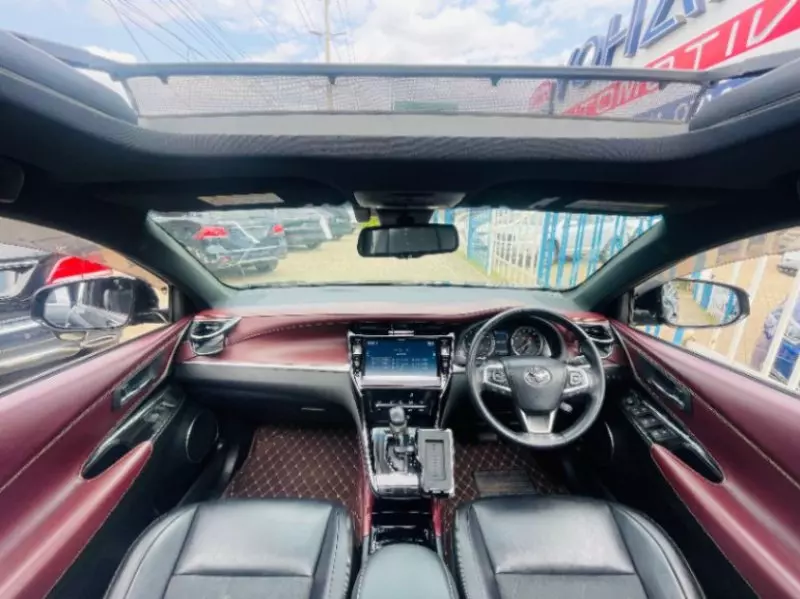 Toyota Harrier   - 2018
