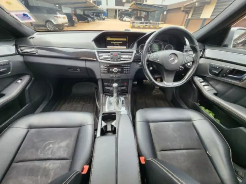 Mercedes-Benz E250   - 2010