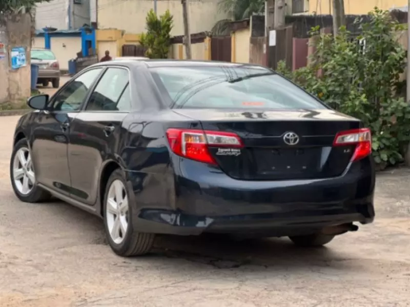 Toyota Camry   - 2014