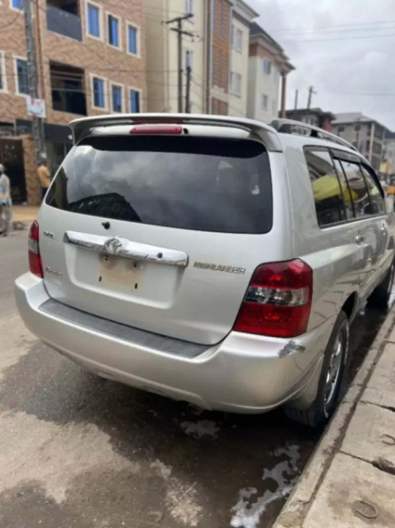 Toyota Highlander   - 2005