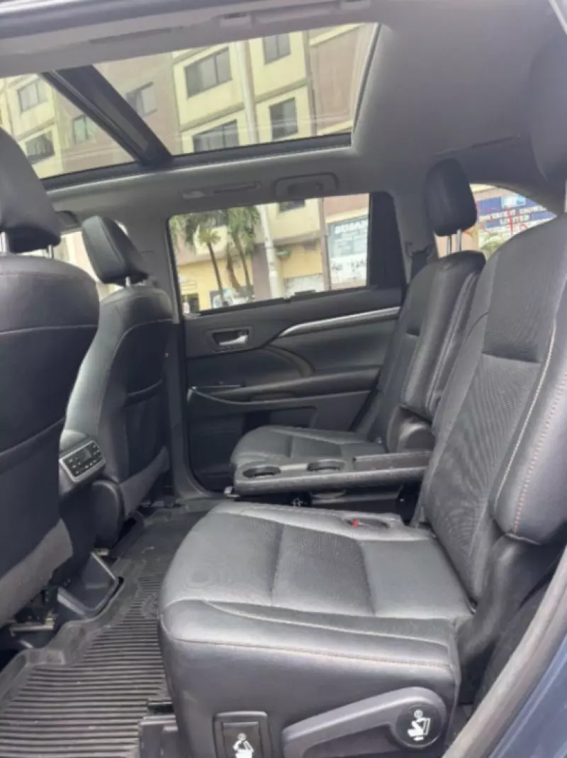 Toyota Highlander   - 2018