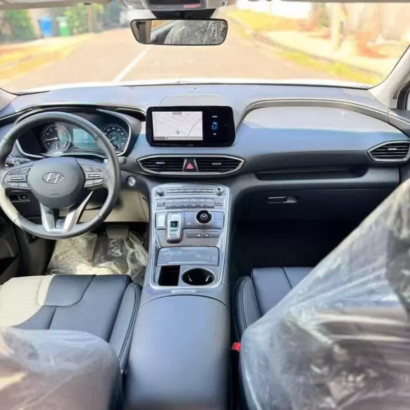 Hyundai Santa Fe   - 2023