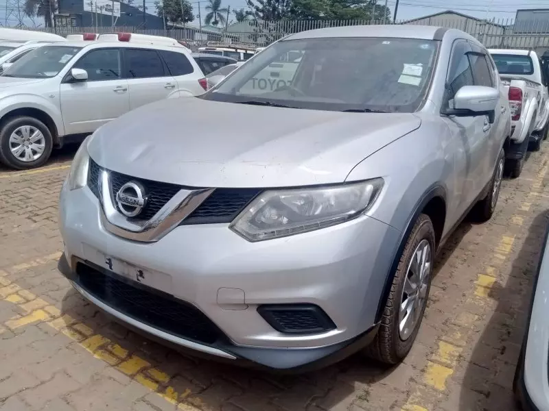 Nissan X- trail   - 2015
