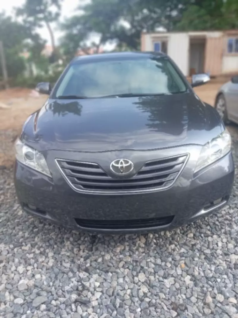 Toyota Camry   - 2009