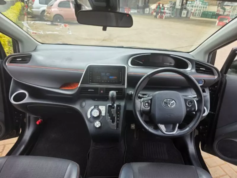 Toyota Sienta Hybrid    - 2019