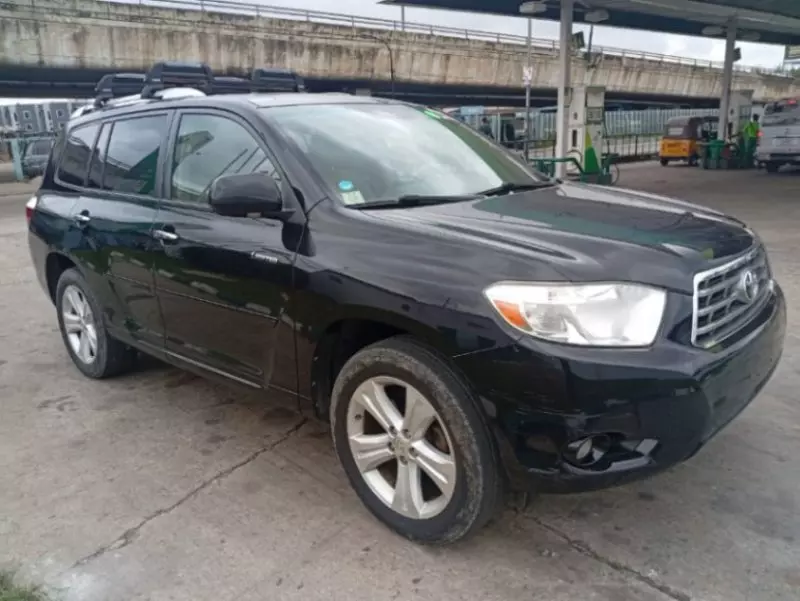 Toyota Highlander   - 2010